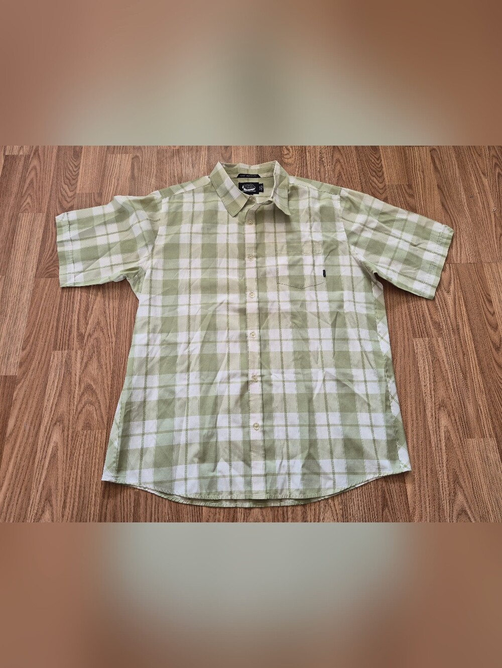Billabong Men's Extra Large Green Plaid Short Sleeve Shirt
